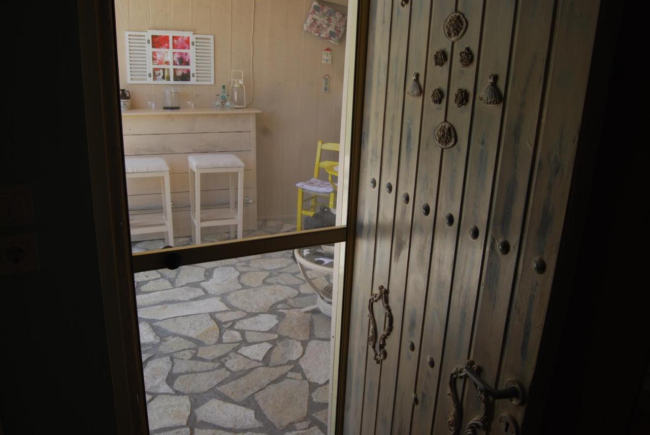 Luxury Traditional Room The Small Bookstore Kastro-Kyllini ภายนอก รูปภาพ