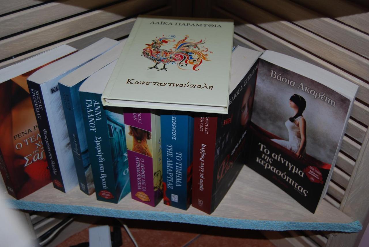 Luxury Traditional Room The Small Bookstore Kastro-Kyllini ภายนอก รูปภาพ