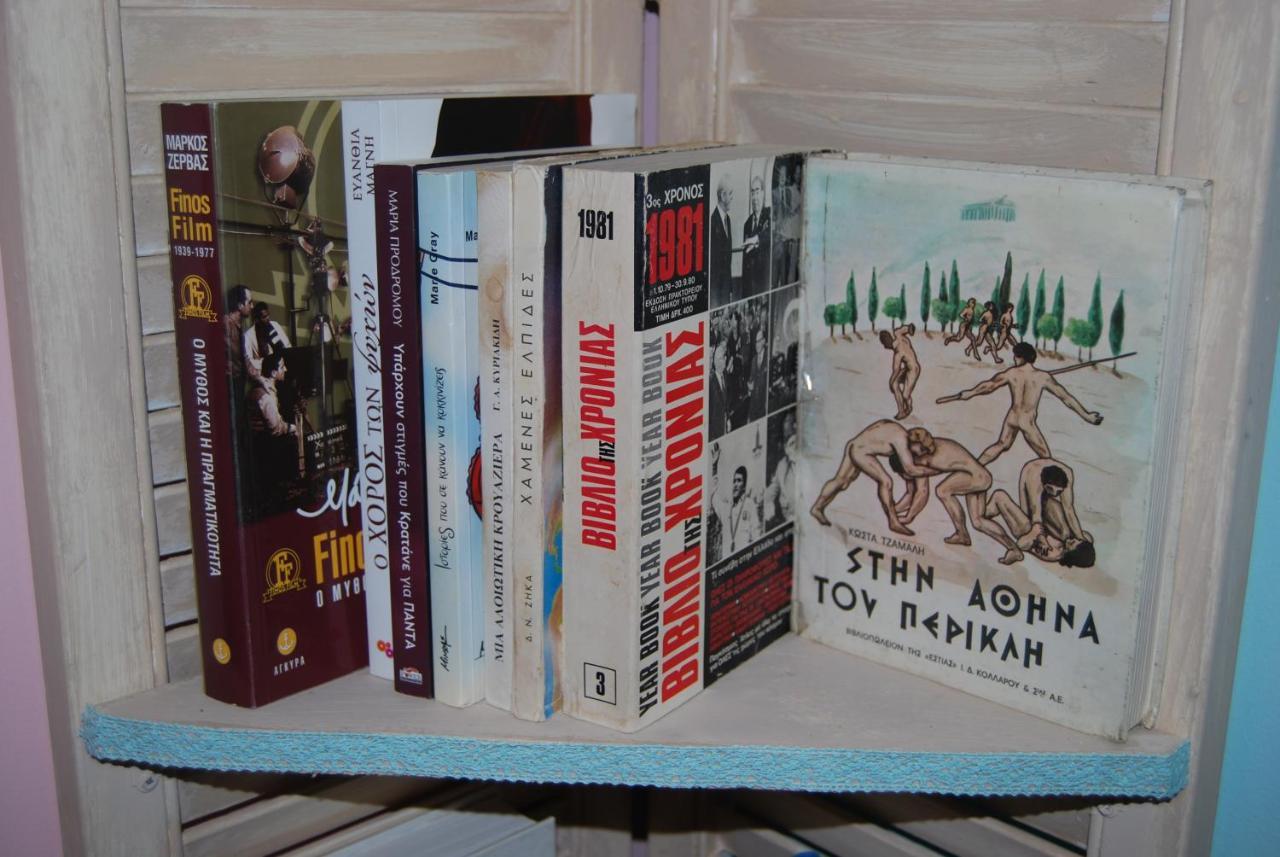 Luxury Traditional Room The Small Bookstore Kastro-Kyllini ภายนอก รูปภาพ