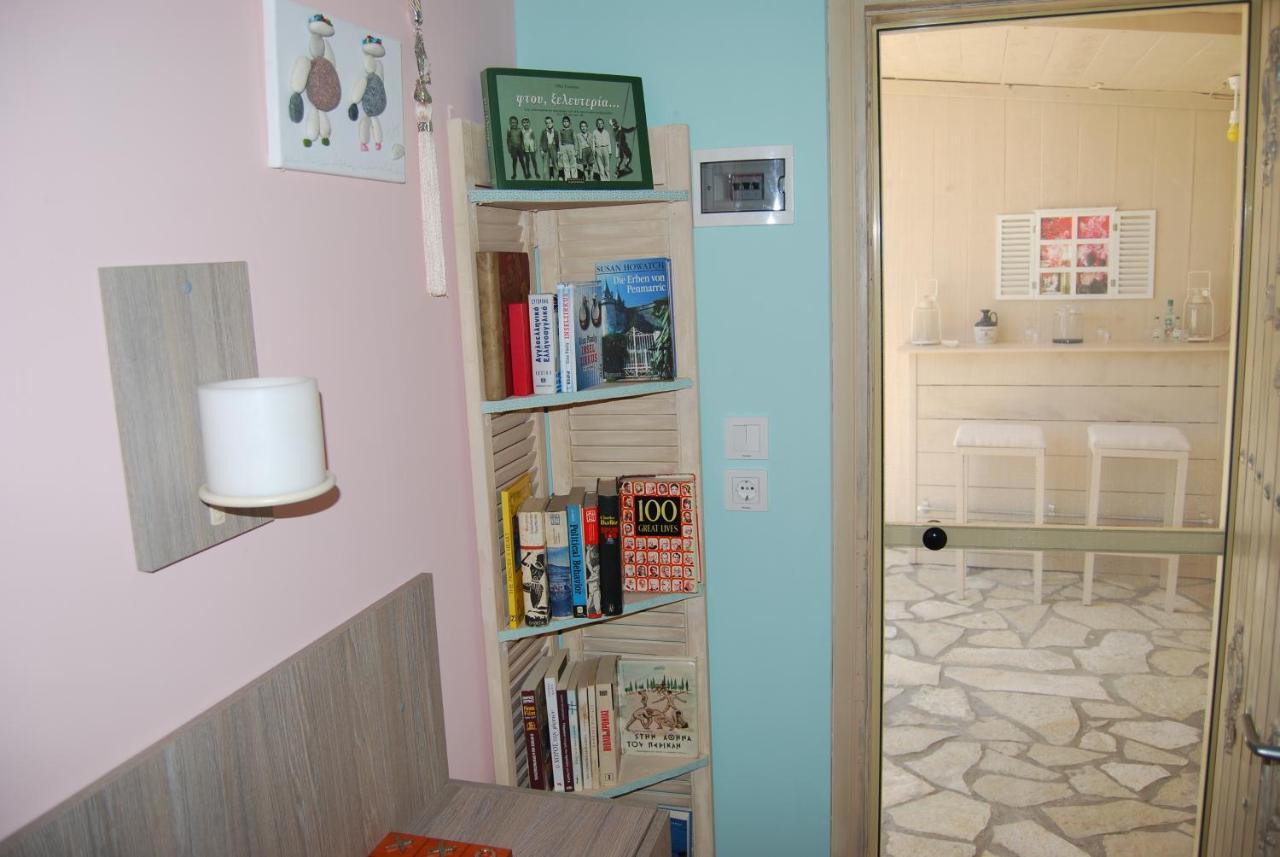 Luxury Traditional Room The Small Bookstore Kastro-Kyllini ภายนอก รูปภาพ