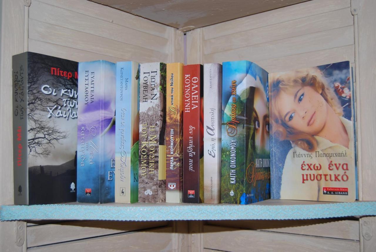 Luxury Traditional Room The Small Bookstore Kastro-Kyllini ภายนอก รูปภาพ