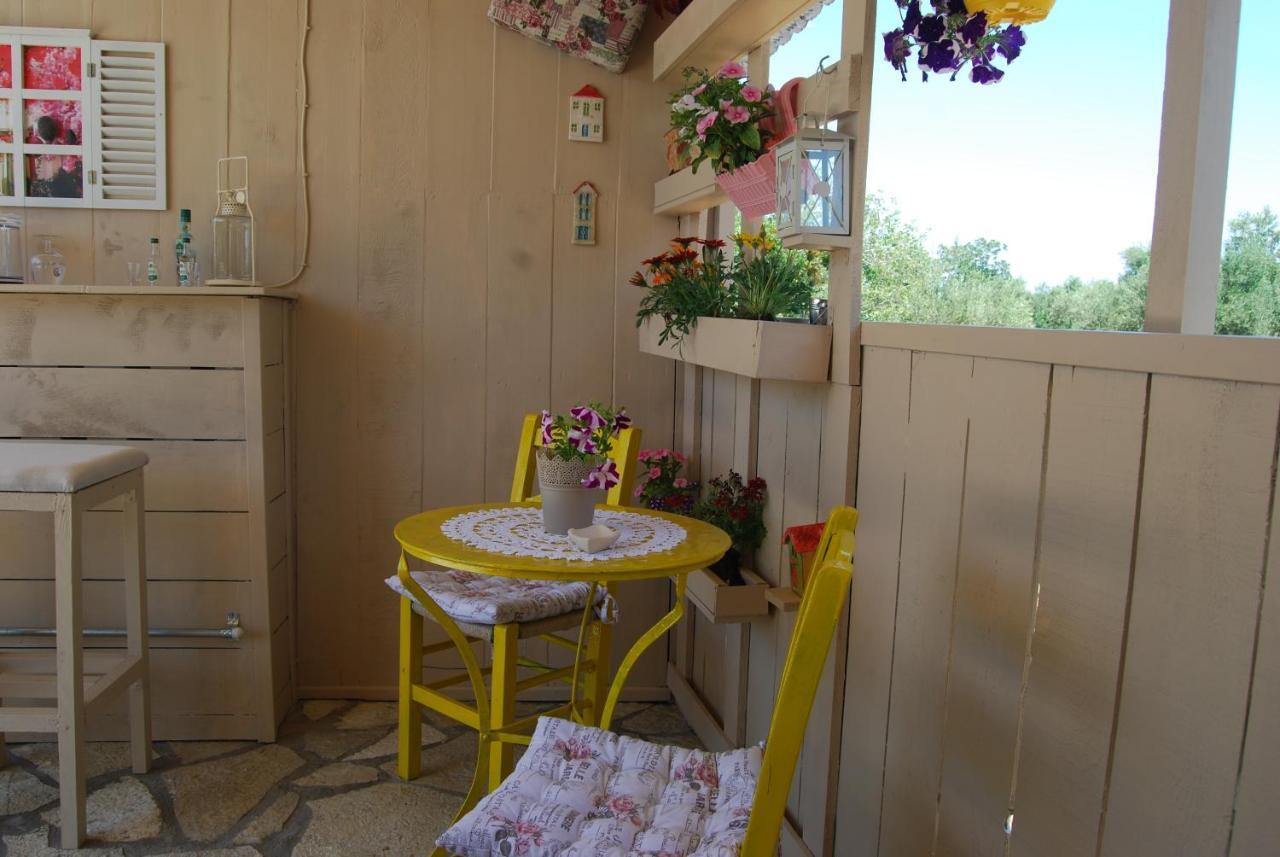 Luxury Traditional Room The Small Bookstore Kastro-Kyllini ภายนอก รูปภาพ